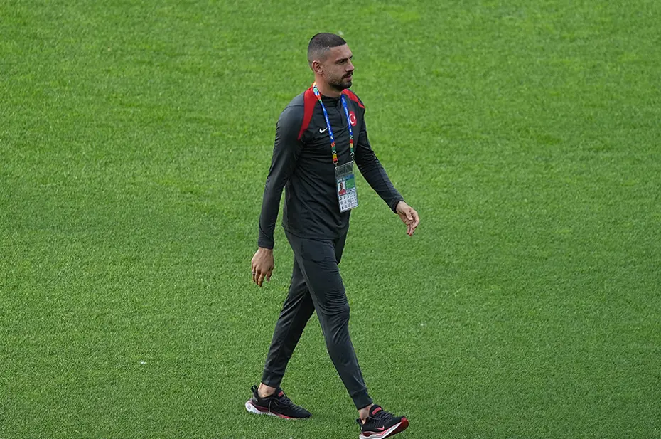 Merih Demiral sahaya çıktı: Taraftarlardan büyük destek - 4