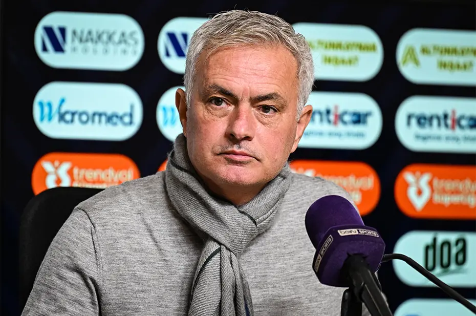 Mourinho'dan takımdaki eksiklerle ilgili açıklama: "Bizler ağlamıyoruz ve çözüm üretmeye çalışıyoruz" - 2 Mourinho'dan takımdaki eksiklerle ilgili açıklama: "Bizler ağlamıyoruz ve çözüm üretmeye çalışıyoruz" - 2