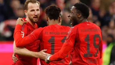 Bayern Münih, Frankfurt'u evinde 4'ledi