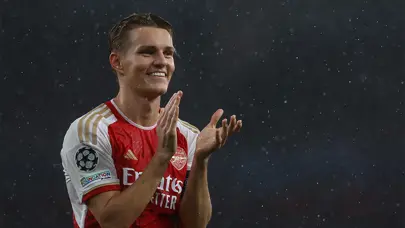 Arsenal kaptanıyla sözleşme yeniledi