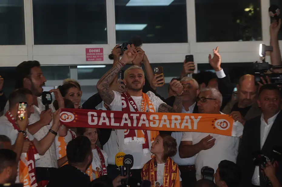 Galatasaraylı taraftarlardan Mauro Icardi'ye unutulmaz karşılama - 3