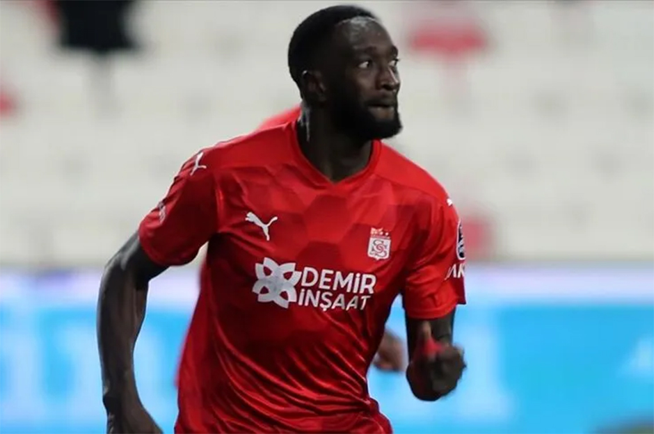 Sivasspor'da 9 futbolcu yol ayrımında