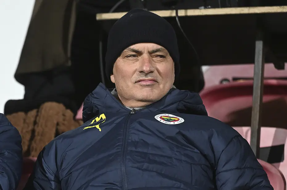 Mourinho'nun istediği oldu: Fenerbahçe'de Anderlecht maçı için karar - 2 Mourinho'nun istediği oldu: Fenerbahçe'de Anderlecht maçı için karar - 2