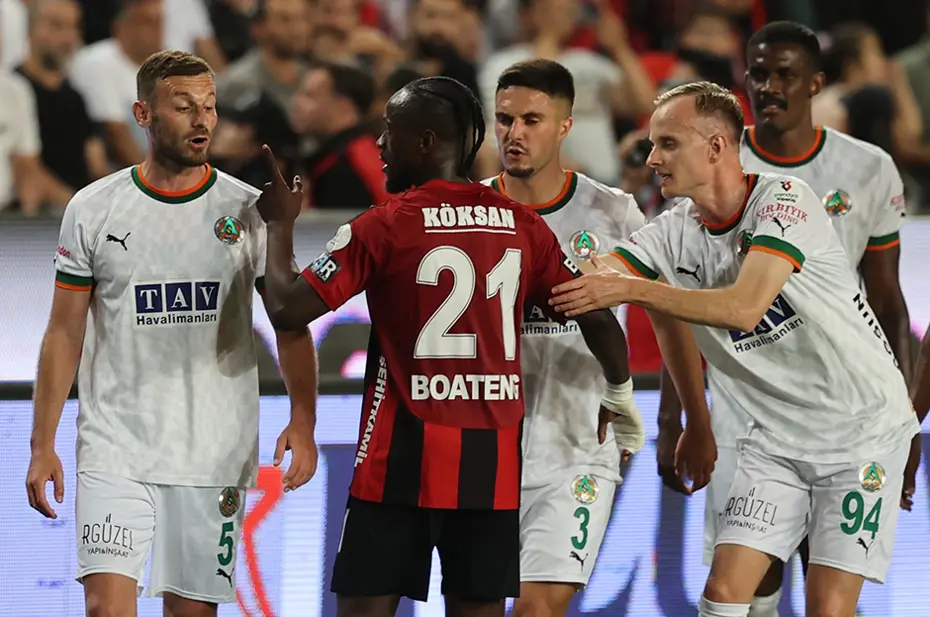 Süper Lig maçında şike iddiası: Savcılığa başvuru yapıldı - 3 Süper Lig maçında şike iddiası: Savcılığa başvuru yapıldı - 3