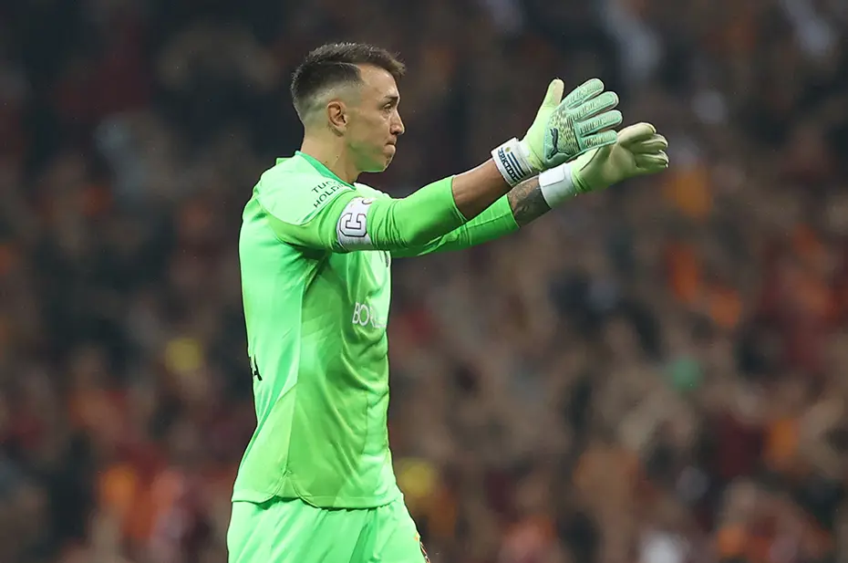 Galatasaray'dan Fernando Muslera kararı - 7 Galatasaray'dan Fernando Muslera kararı - 7