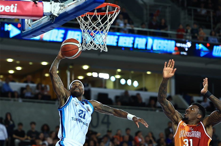 Türk Telekom play-off'a galibiyetle başladı