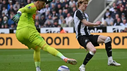 Kabusu yaşayan Altay Bayındır'ın yediği gol olay oldu: ManU farka boğuldu, 21 yıl sonra bir ilk