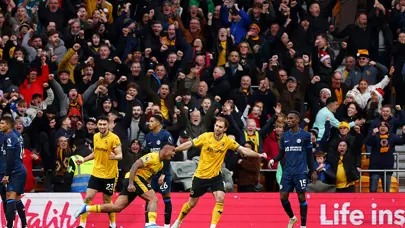 Wolves, Chelsea'yi 2 golle geçti