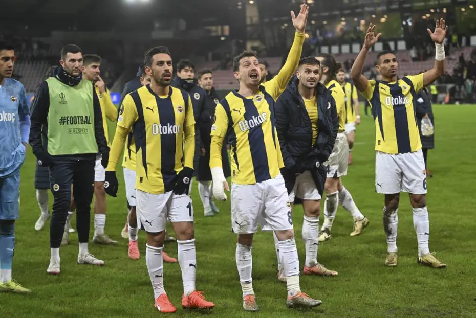 "Fenerbahçe bu hatayı hep yapıyor" | Spor yazarları, Fenerbahçe için ne dedi? - 4 "Fenerbahçe bu hatayı hep yapıyor" | Spor yazarları, Fenerbahçe için ne dedi? - 4