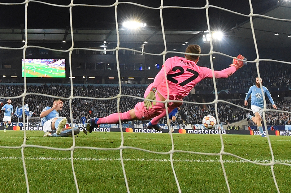 Malmö'nün kalesinde kriz: Galatasaray maçında 17 yaşındaki kaleciye kaldılar