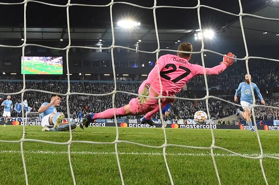 Malmö'nün kalesinde kriz: Galatasaray maçında 17 yaşındaki kaleciye kaldılar - 2