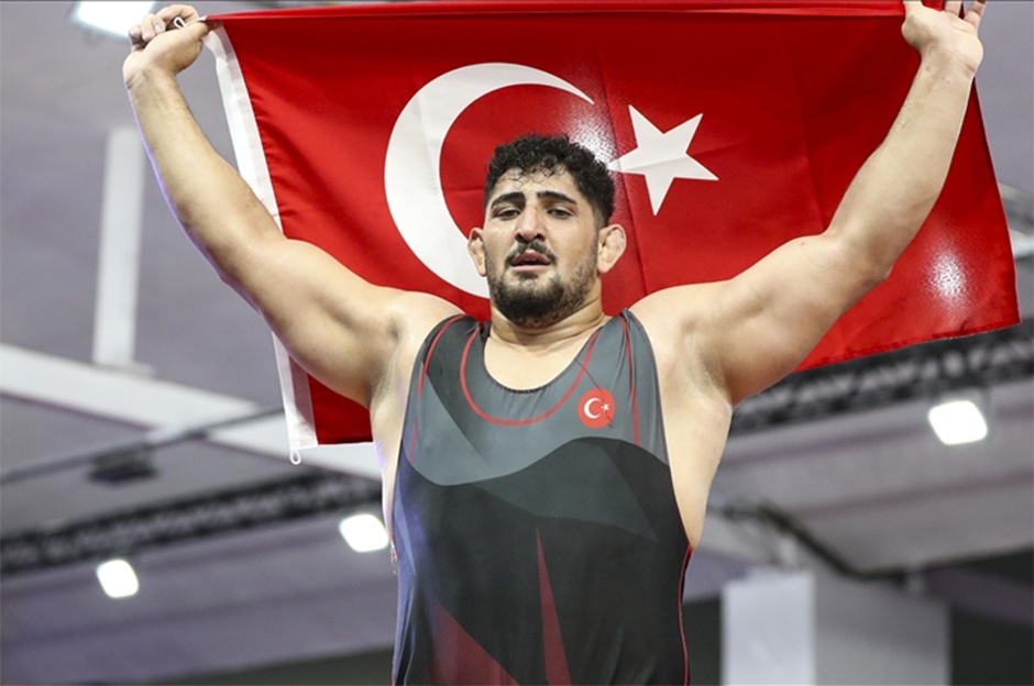 Milli güreşçilerimiz siftahı 3 bronz madalyayla yaptı