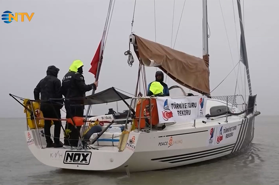 Fenerbahçe Doğuş Yelken sporcuları Datça'yı rekor sürede geçti