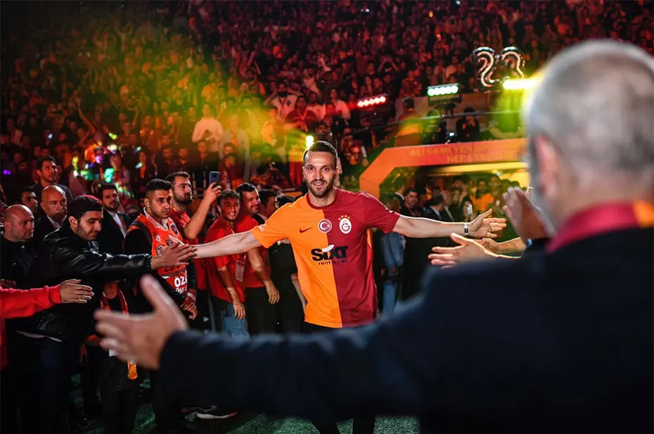 4 yıllık macera bitti; Galatasaray'da bir ayrılık daha, işte yeni takımı - 5