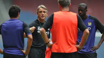 Roberto Mancini ve Yaya Toure yeniden bir arada