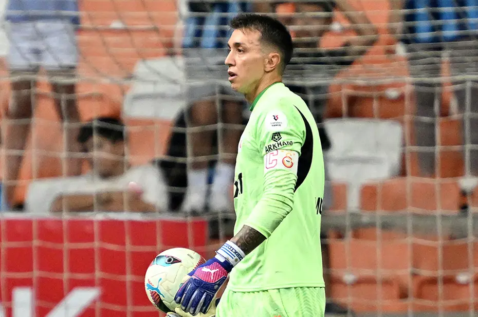 Galatasaray'ın yeni kaleci planı: Muslera ile kritik görüşme - 3