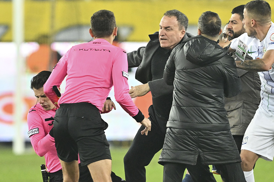 Halil Umut Meler'e saldıran Faruk Koca'ya hapis cezası