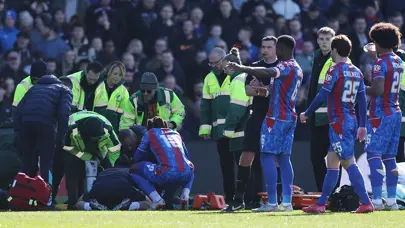 İngiltere'de korkutan sakatlık: Sedyeyle sahayı terk etti