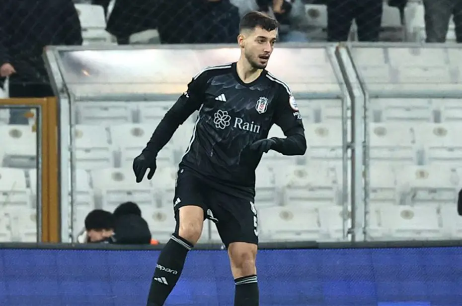 Beşiktaş'ta dev operasyon: 7 futbolcunun bileti kesildi - 6