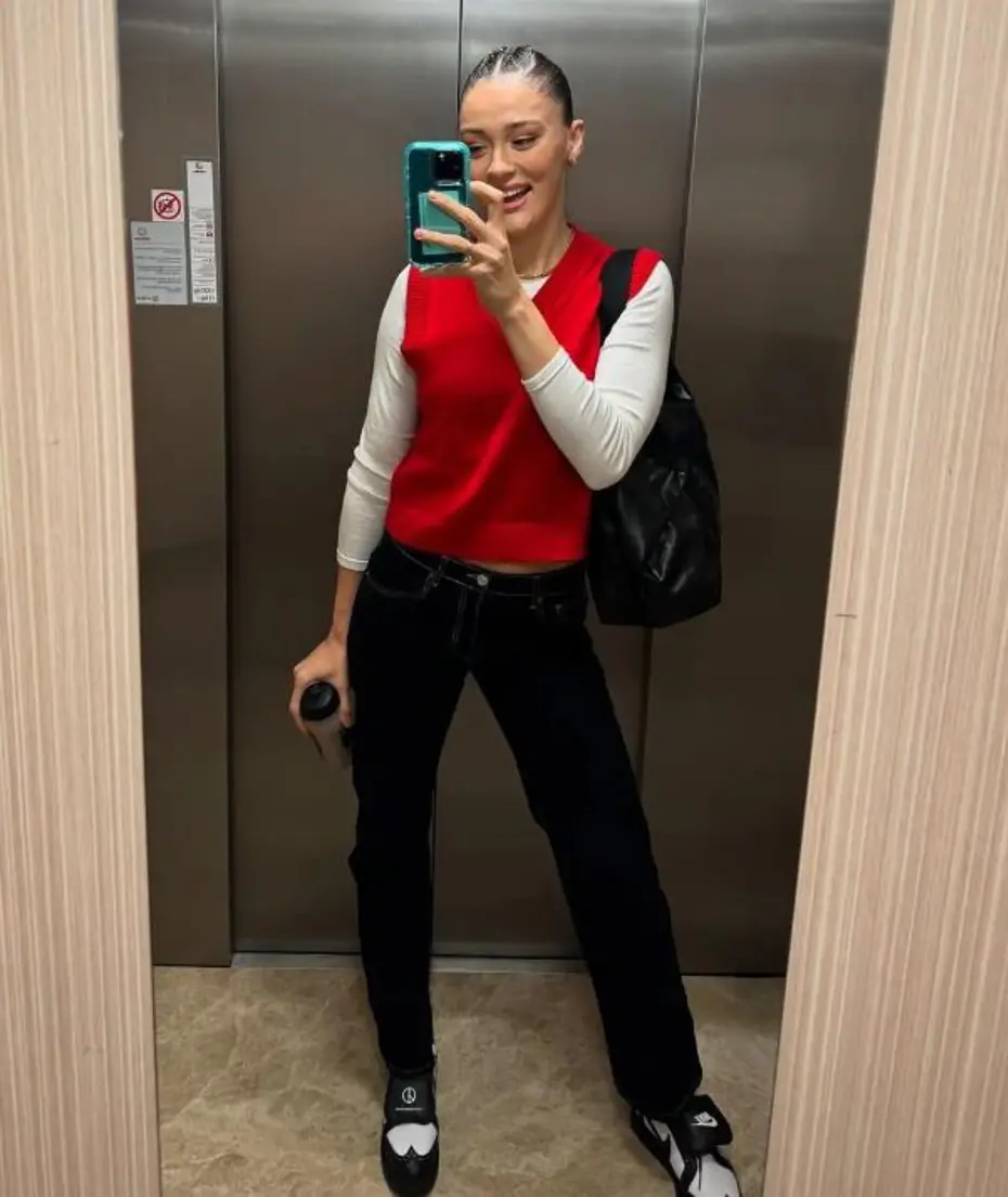 Zehra Güneş'in ayna karşısındaki pozları sosyal medyayı salladı: "Kıyafet kontrolü" - 6