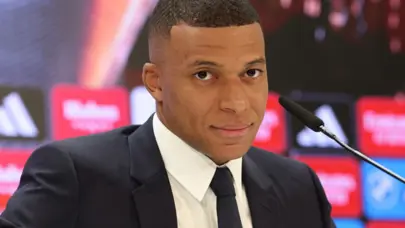 Kylian Mbappe, Fransız kulübünü resmen satın aldı