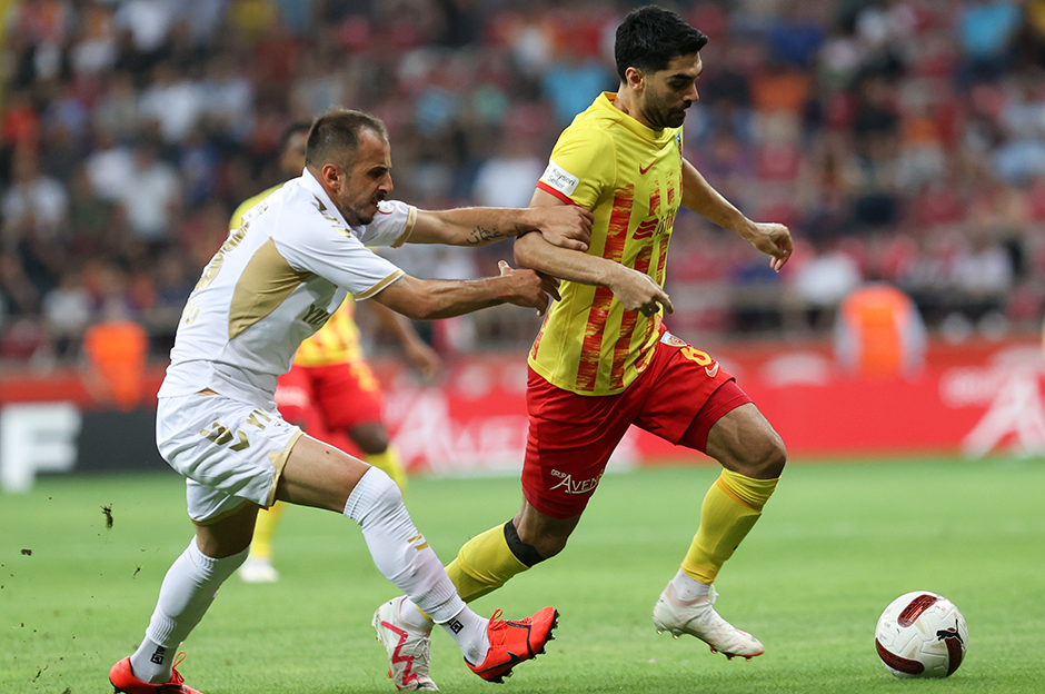 Kayserispor 3 puanı 2 golle aldı