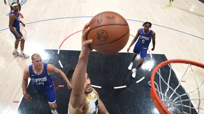 Ömer Faruk Yurtseven'den 4 sayı, 10 ribaunt, 3 asist