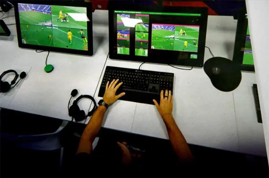 13 VAR hatası resmen açıklandı: Örnek pozisyon dikkat çekti - 3