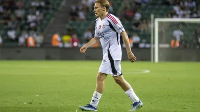 Svensson'dan Van Bronckhorst'a övgü: "Bekleri kullanmasını iyi biliyor"