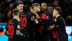 Bayer Leverkusen rekor kırdı: Rakip kalecinin hatası viral oldu Bayer Leverkusen rekor kırdı: Rakip kalecinin hatası viral oldu