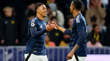 Aston Villa 3 puanı 3 golle aldı