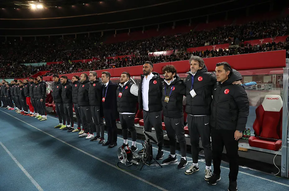 "Montella'nın artık Adana'dan çıkması gerek" | Spor yazarları Milli Takım için ne dedi? - 2 "Montella'nın artık Adana'dan çıkması gerek" | Spor yazarları Milli Takım için ne dedi? - 2