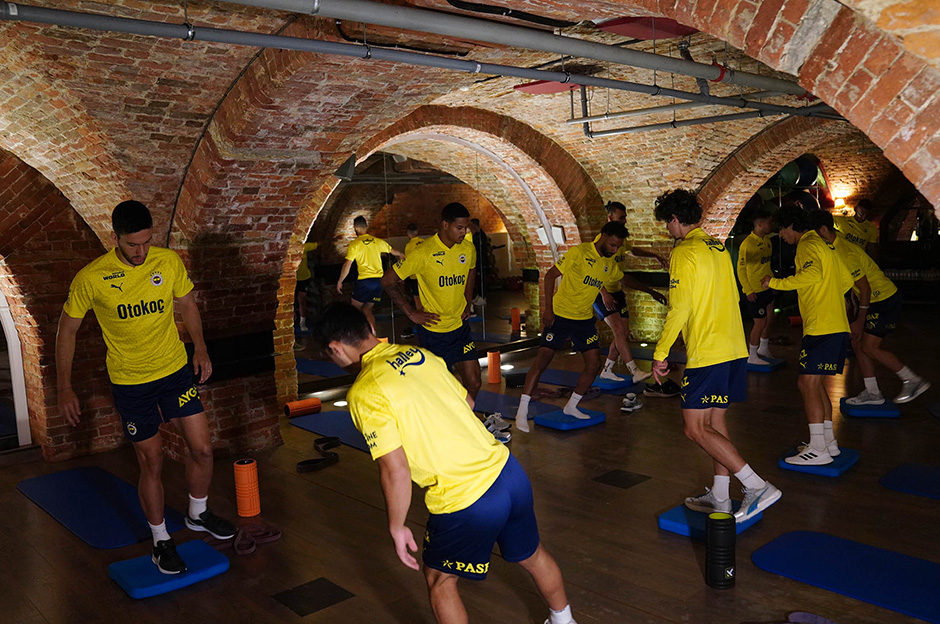 Fenerbahçe'de yeni transferler takıma dahil oldu