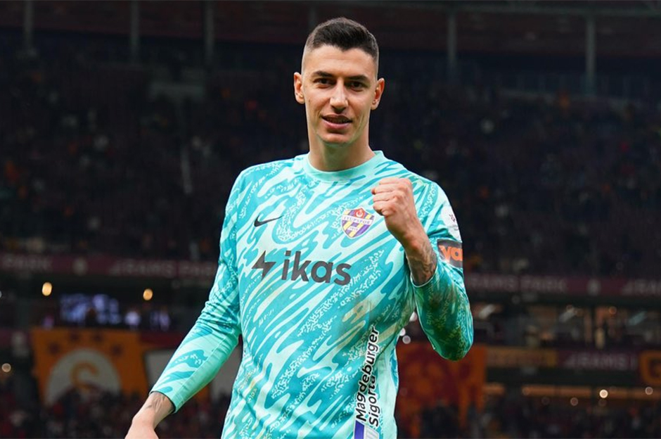 Eyüpspor'dan Berke Özer transferi için flaş sözler: "Açıktan para teklif ettiler"