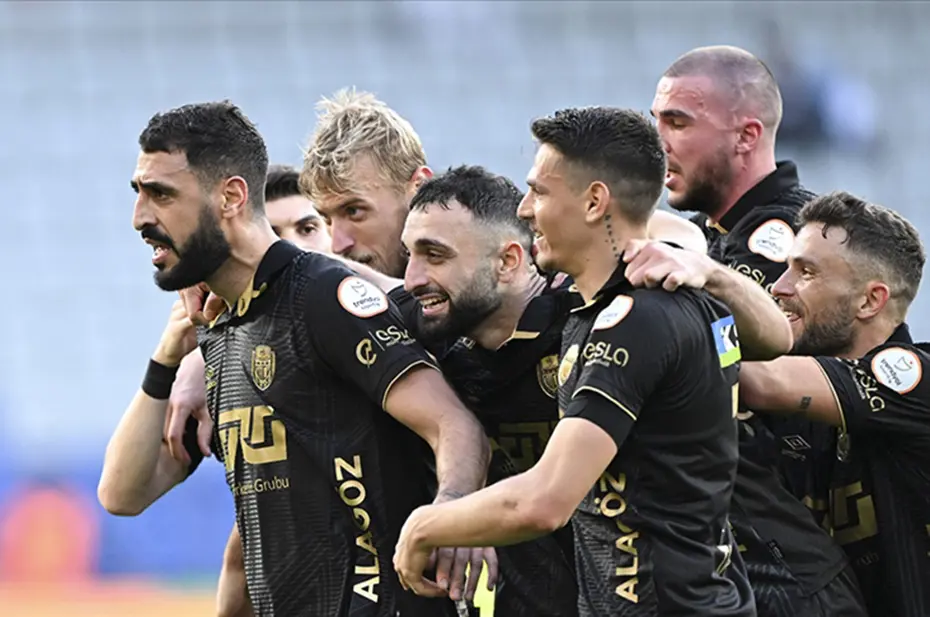 Dünya kulüpler sıralaması güncellendi: Fenerbahçe, Galatasaray, Beşiktaş, Trabzonspor kaçıncı? - 30