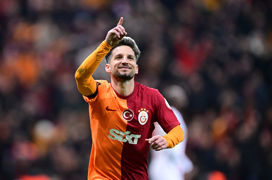 Sözleşme için Mertens'in kararı bekleniyor