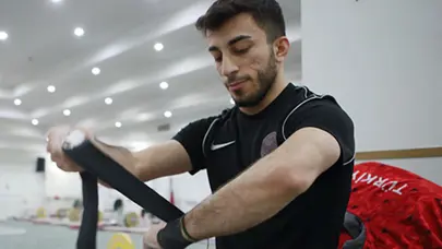 Milli halterci Harun Algül'den Avrupa Şampiyonası'nda altın madalya Milli halterci Harun Algül'den Avrupa Şampiyonası'nda altın madalya