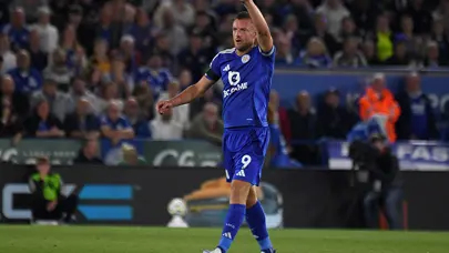 Leicester, Tottenham'ı Vardy ile durdurdu