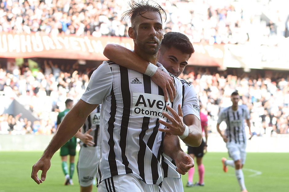 Altay, Marco Paixao ile FIFA'lık oluyor