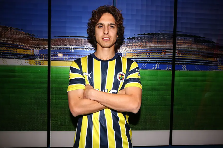 Camiayla vedalaştı, Fenerbahçe'ye geri döndü: "Hakkınızı helal edin" - 2