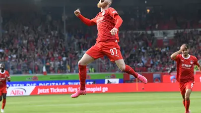 Adı Beşiktaş ile anılan Jan-Niklas Beste'den sürpriz imza