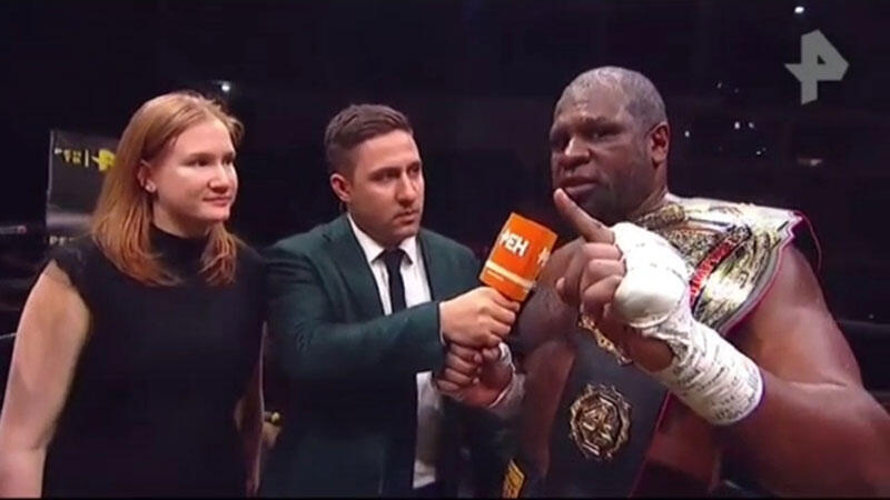 ABD'li boksör, Putin tişörtüyle rakibinin karşısına çıktı