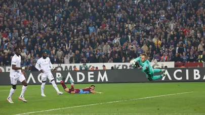 "Güneş'in 2 hamlesi mantıkla bağdaşmıyor" | Spor yazarları Trabzonspor - Beşiktaş maçı sonrası ne dedi?