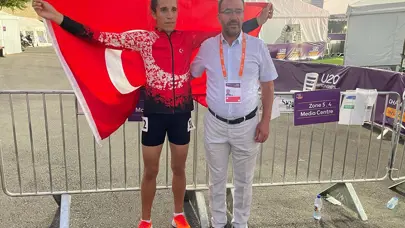 Dilek Koçak'tan 1500 metrede altın madalya