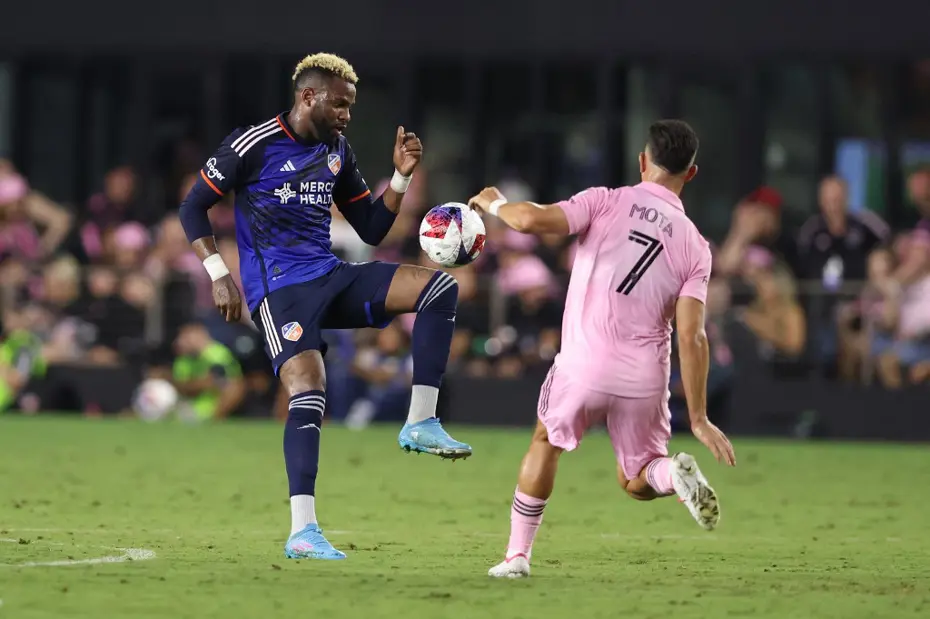 Aaron Boupendza'nın trajik ölümü: 11. kattan düşerek yaşamını yitirdi - 4