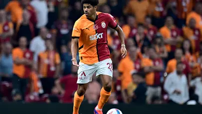 Galatasaray'ın yeni transferi yılın 11'ine seçildi