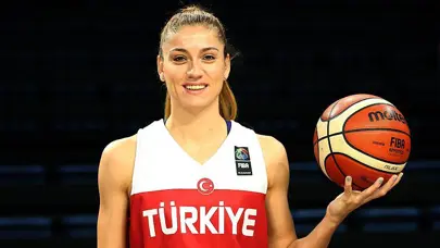 322 kez milli formayı terleten Bahar Çağlar Ökten kariyerini noktaladı