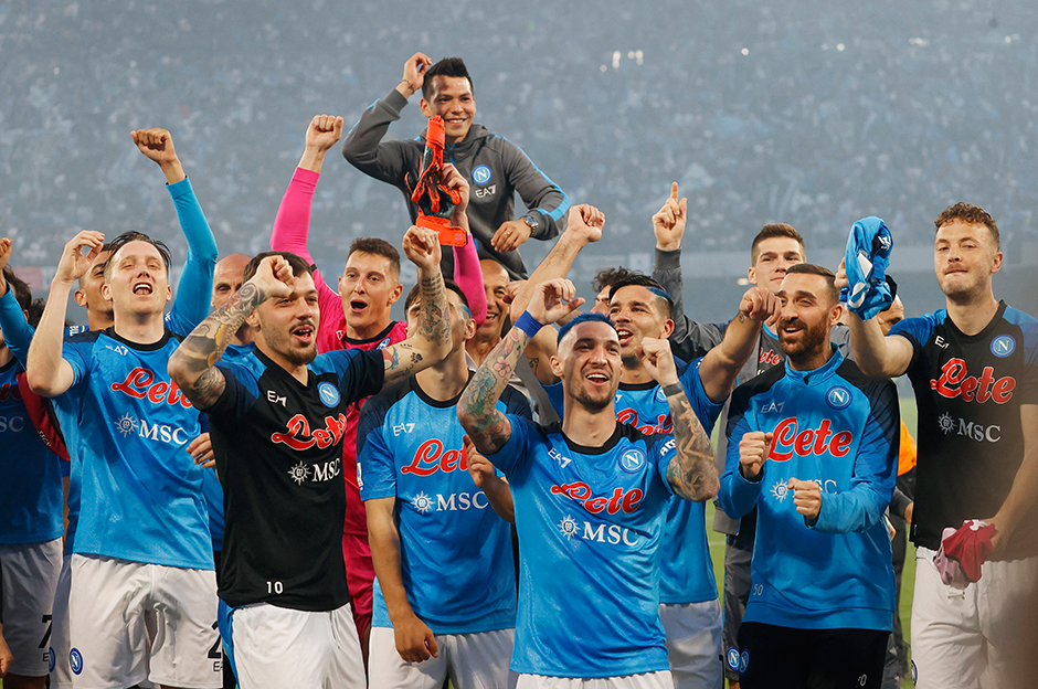 Şampiyonluk sonrası yaprak dökümü: Napoli'den sözleşme kararı