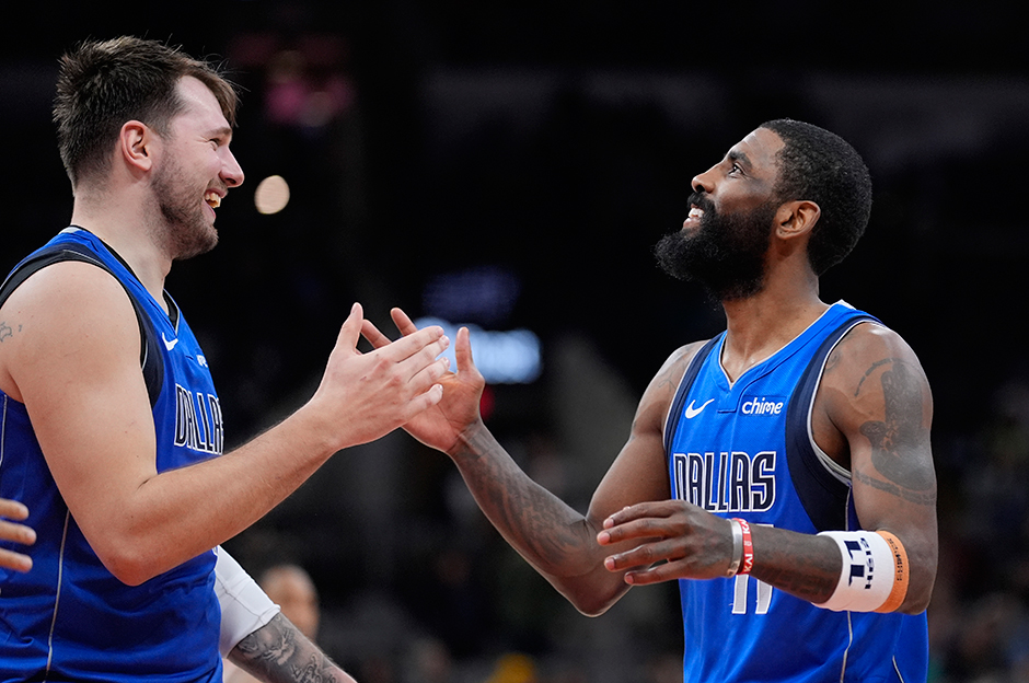 Kyrie Irving ve Luka Doncic, Mavericks'e galibiyeti getirdi