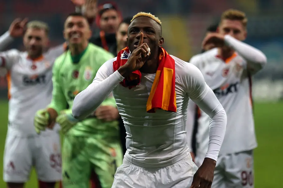 Victor Osimhen'e inanılması güç teklif: Napoli çaresiz bir şekilde razı oldu - 5 Victor Osimhen'e inanılması güç teklif: Napoli çaresiz bir şekilde razı oldu - 5